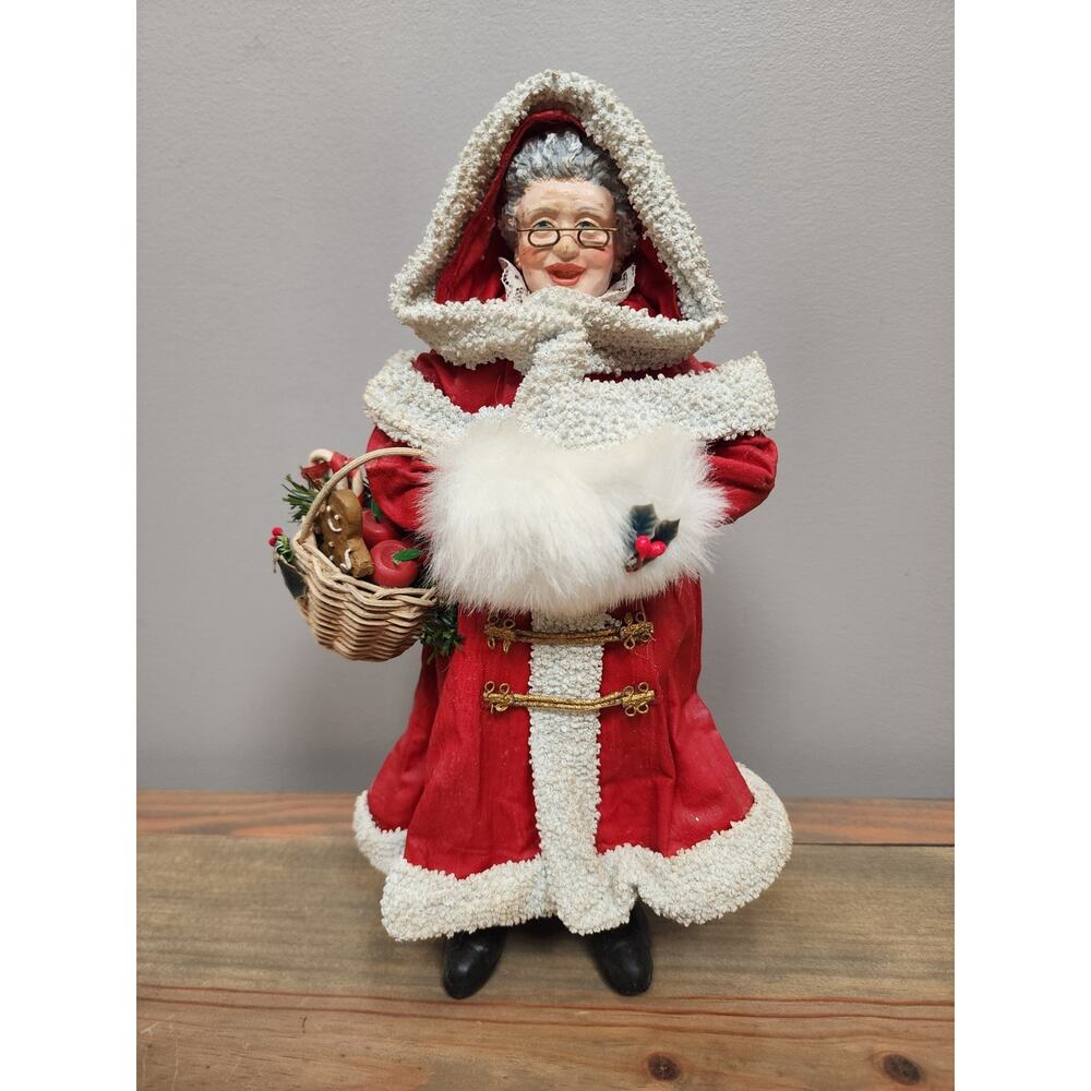 Clothique Possible Dreams 10" Mrs. Claus with Basket Vintage 1990